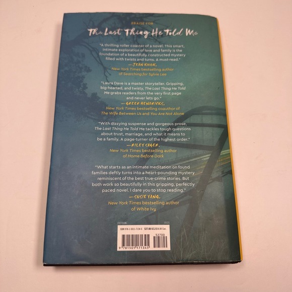 The Last Thing He Told Me Novel by Laura Dave Reese Book Club Edition Hardcover - Picture 5 of 5